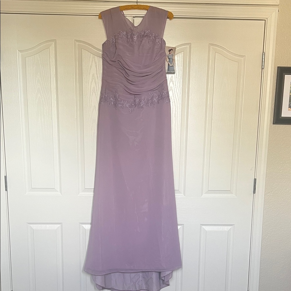 Alfred Angelo Lavender Sleeveless Formal Gown with Embroidered Accents NWT Size